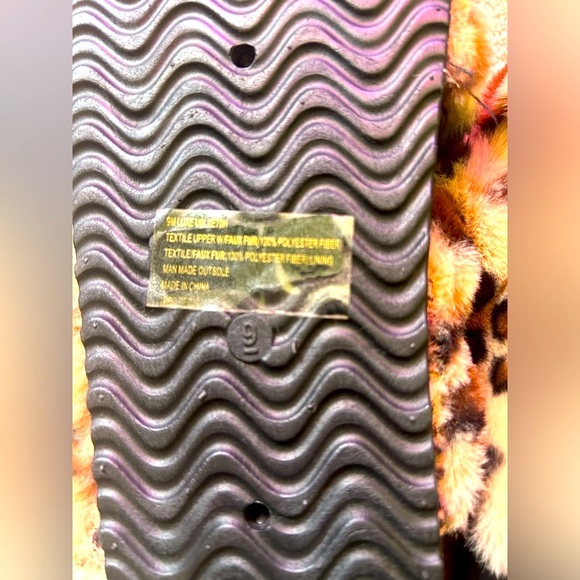 Leopard Slides - Picture 3 of 4